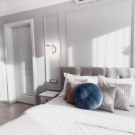 Central Spacious Apartment With Balcony - Alba Carolina Алба-Юлия Экстерьер фото